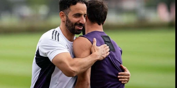 曼联深夜密谈21岁天才，布莱顿1亿要价恐吓退红魔？