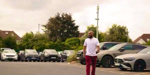 曼联太慢姆贝莫已归队训练，拒绝罢训施压！拉爵忙于谈判没空买新中锋