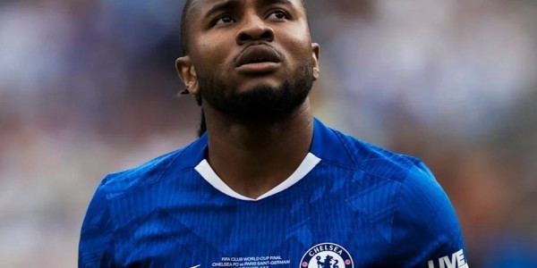 切尔西降价兜售恩昆库，为引进西蒙斯铺路，英超德甲多队有意求购